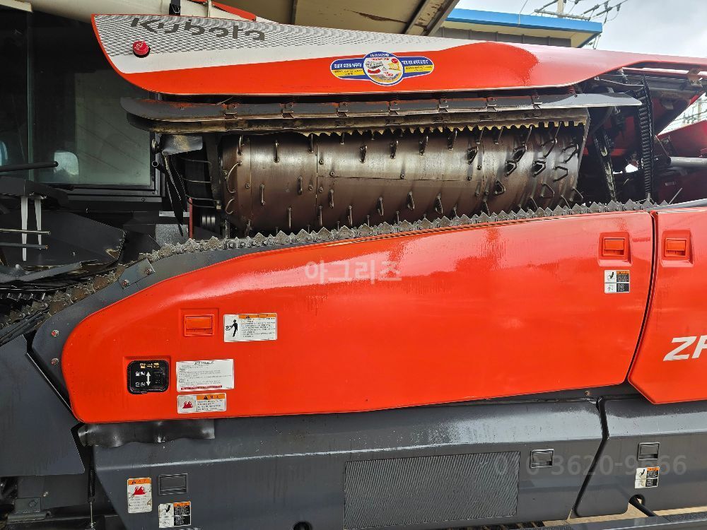 Kubota Combine Harvester ZR7130 (7Rows) 뒤우측면