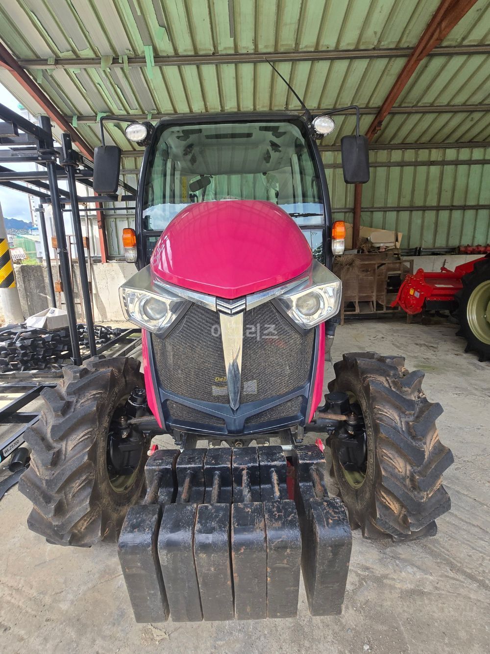 Yanmar Tractor YT357-C (57hp) 뒤우측면