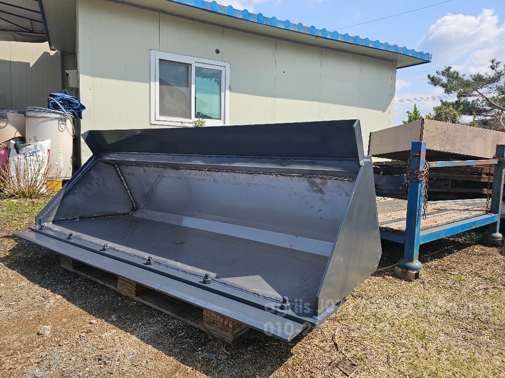  로더바가지   뒤우측면