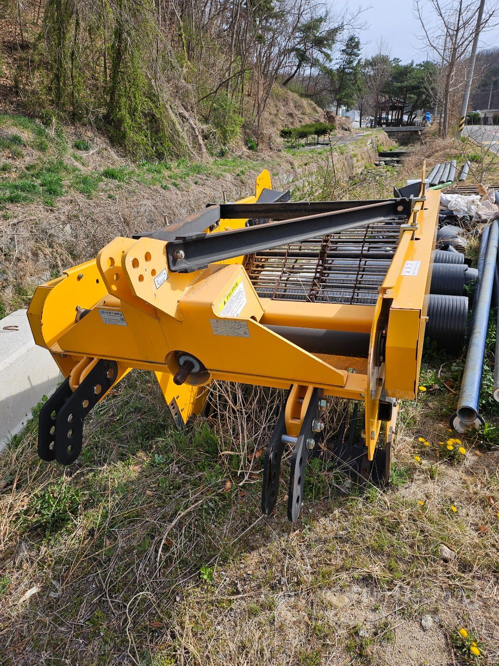  땅속작물수확기 