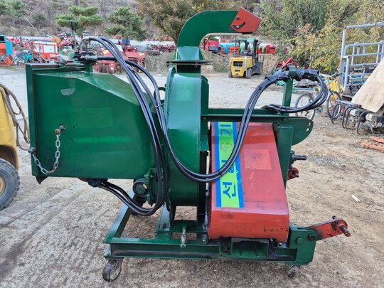 선일기계 잔가지파쇄기, 나뭇가지파쇄기, 가지파쇄기, 나무가지파쇄기 트랙터부착식 트랙터용 잔가지 파쇄기