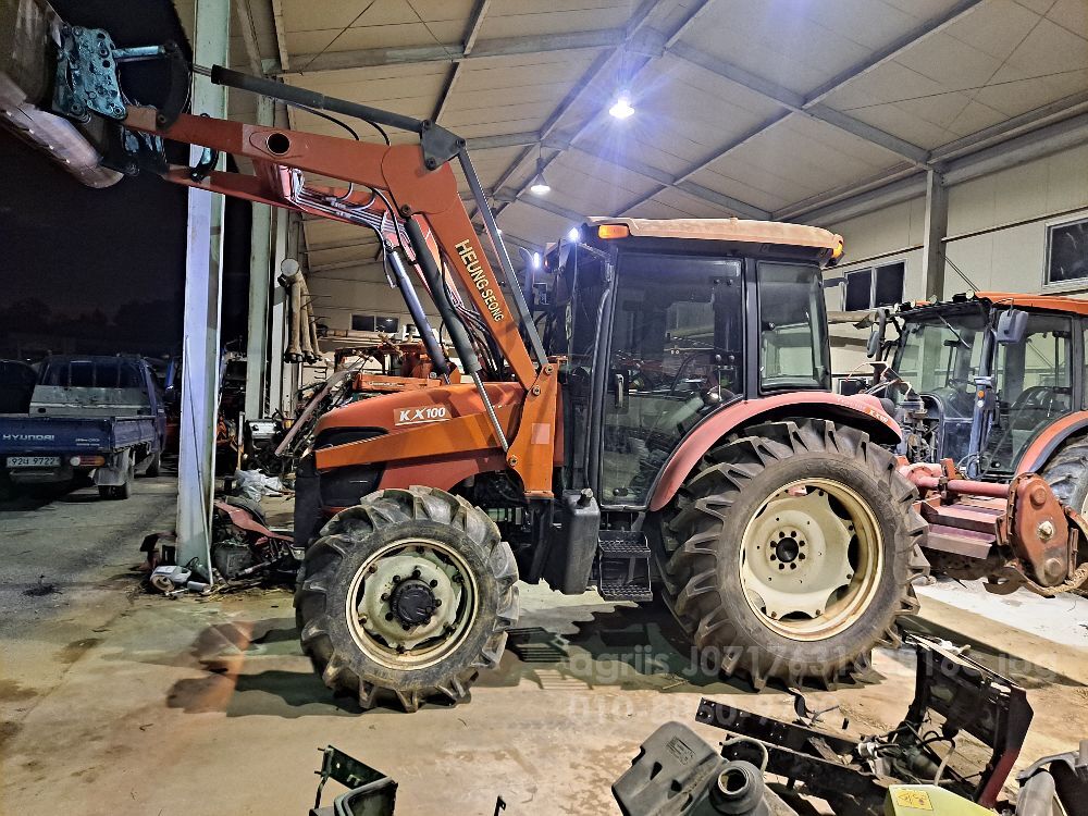 국제 트랙터 9205 (92마력)