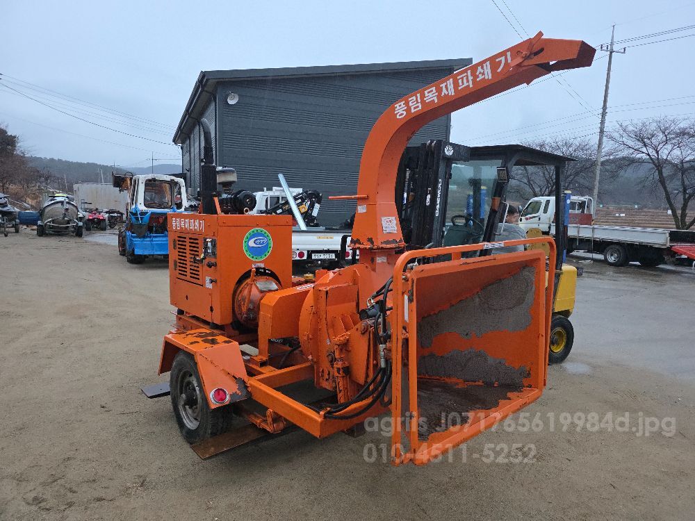  풍림목재파쇄기  풍림목재파쇄기   뒤우측면