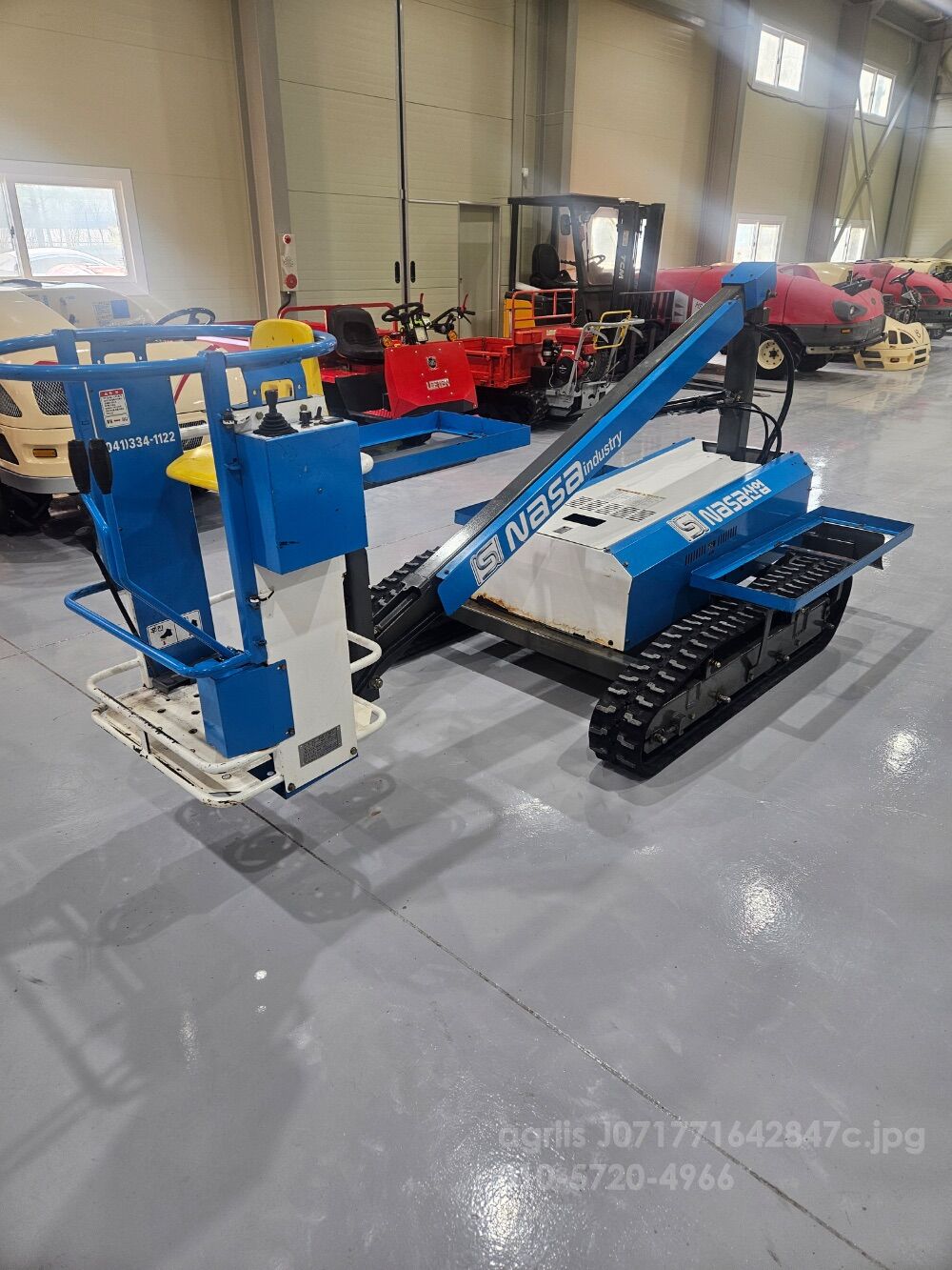 나사전동형 고소작업차 판매합니.. 나사전동형 고소작업차 판매합니다 다