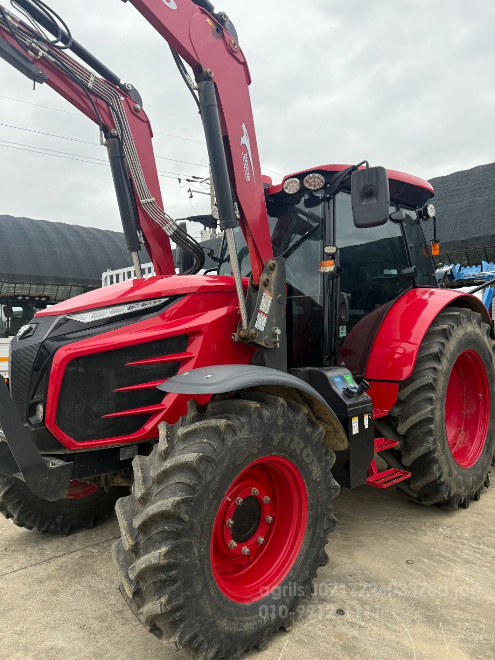 TYM 트랙터 TS130 (129마력) 뒤우측면