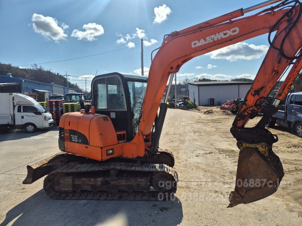 대우 굴삭기 SL55-V (5.5톤)