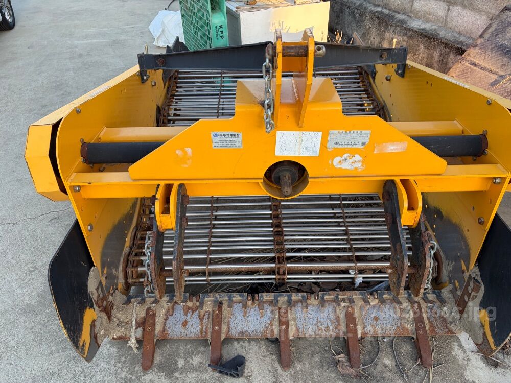 두류기계 땅속작물수확기 DR-1400s