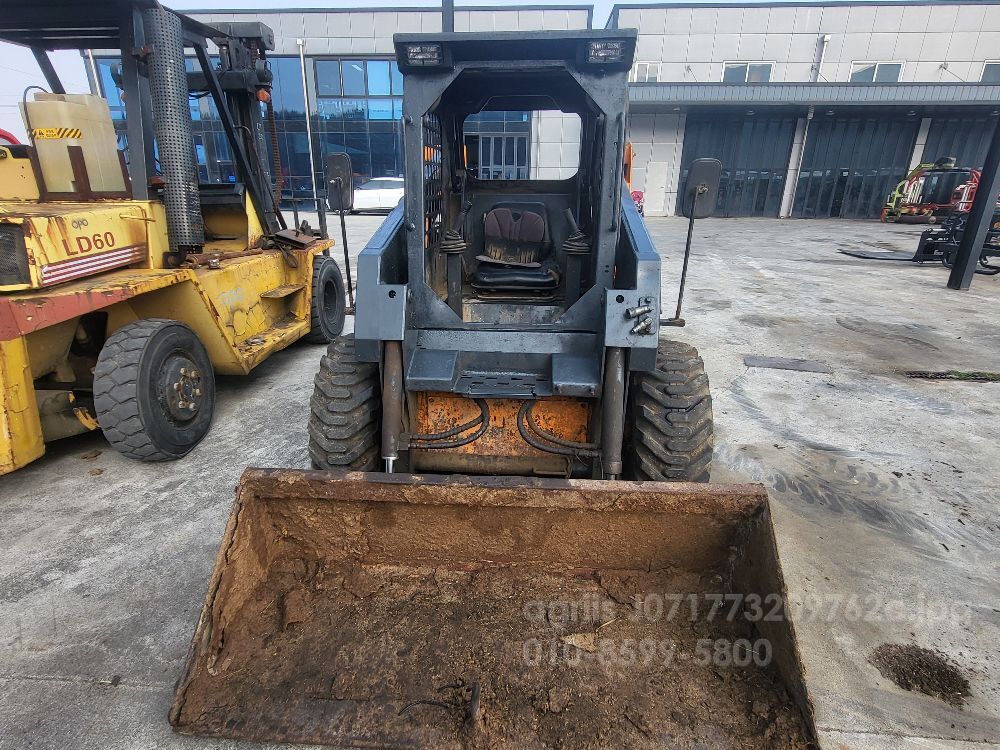 신흥공업 스키드로더 SSL6800