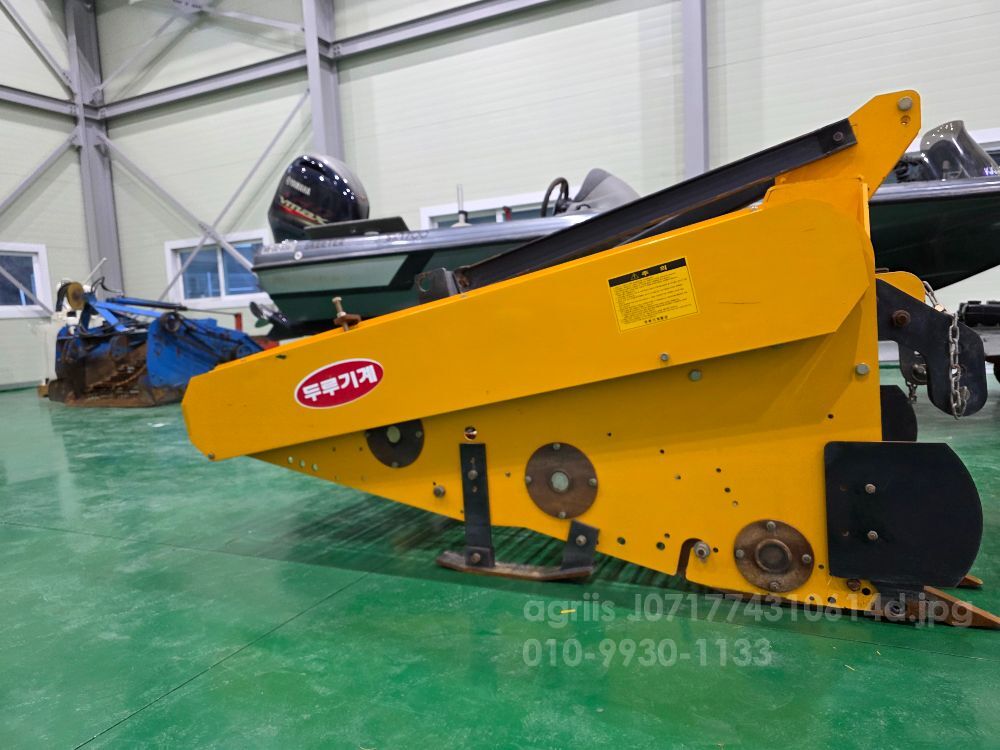  뿌리작물 수확기 DR-1000S  뒤우측면