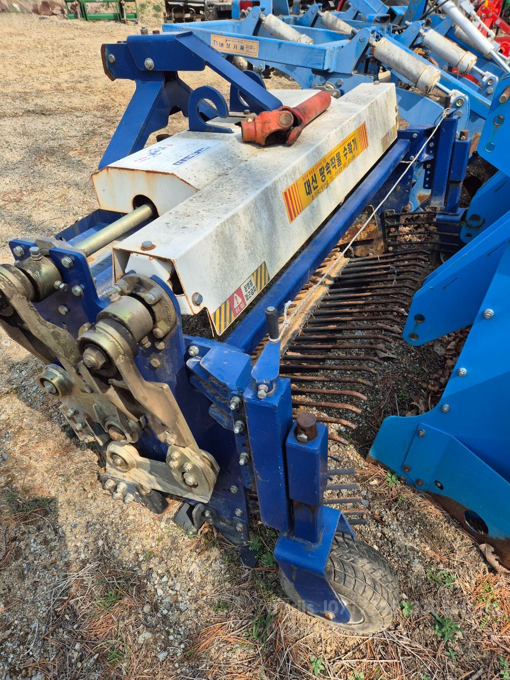 대신 땅속작물 수확기 땅속작물 수확기