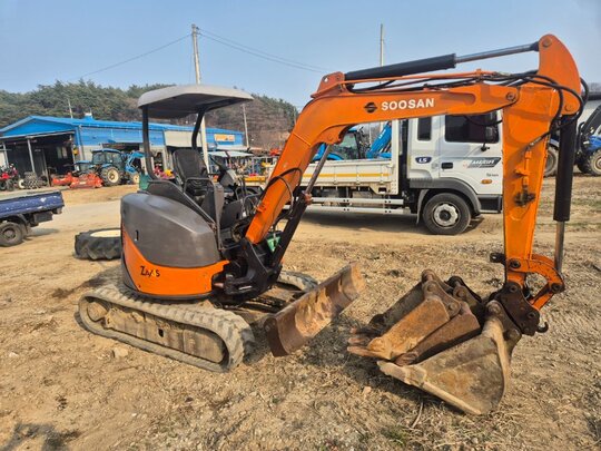 히타치 굴삭기 ZX30U-2 (3톤)