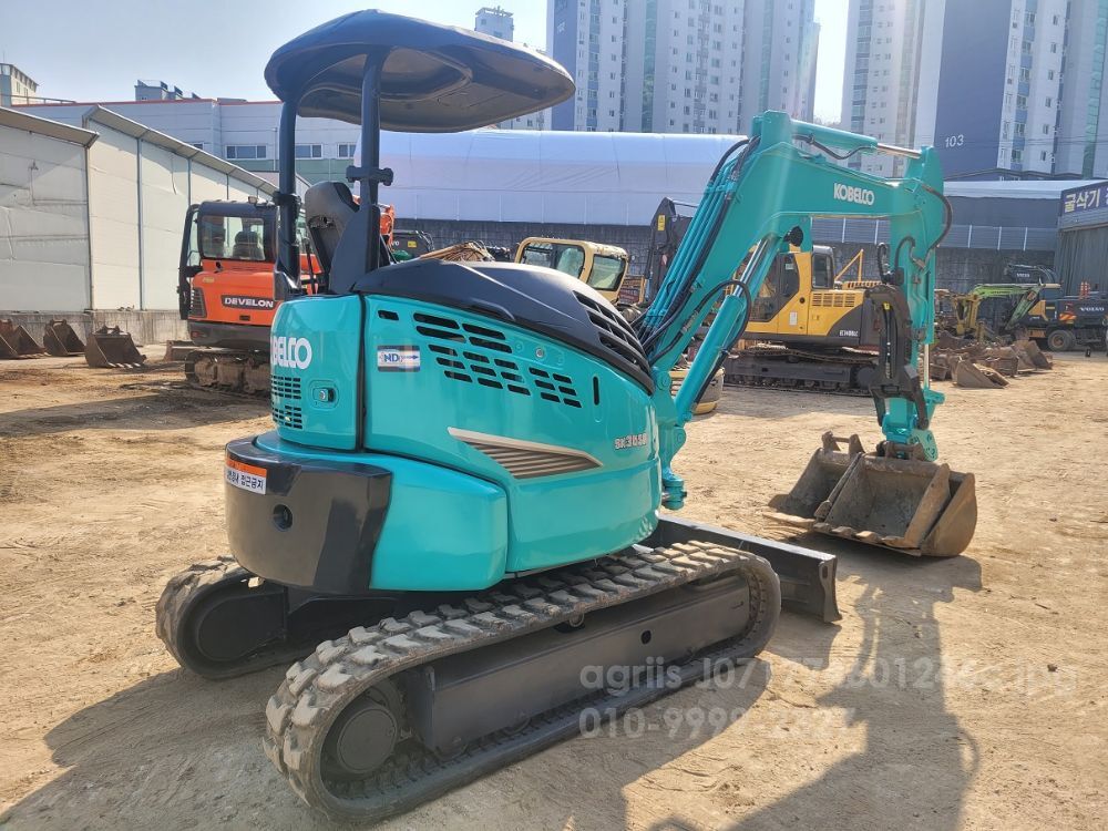 코벨코3.5톤 집게장착 굴삭기 코벨코SK35 집게장착 (3.5톤)