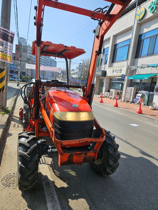 Daedong Tractor D400 