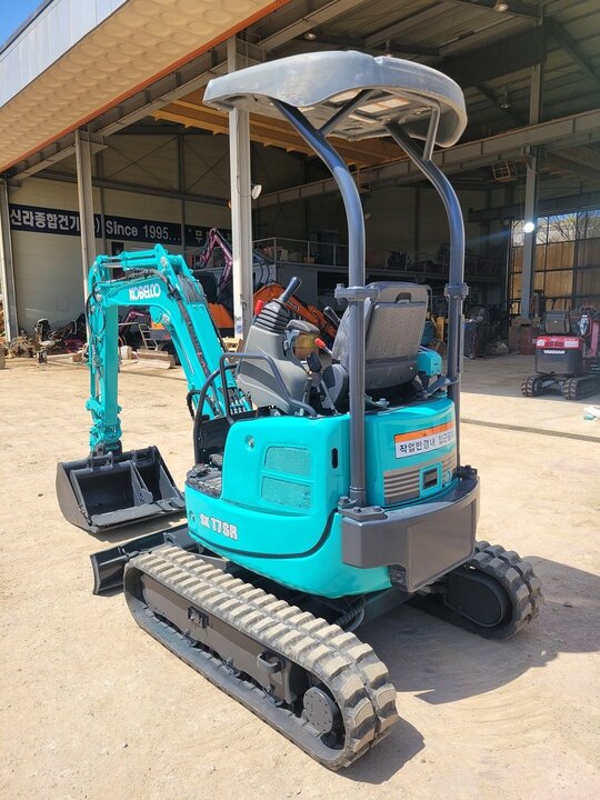 코벨코 굴삭기 SK17SR (1.7톤)