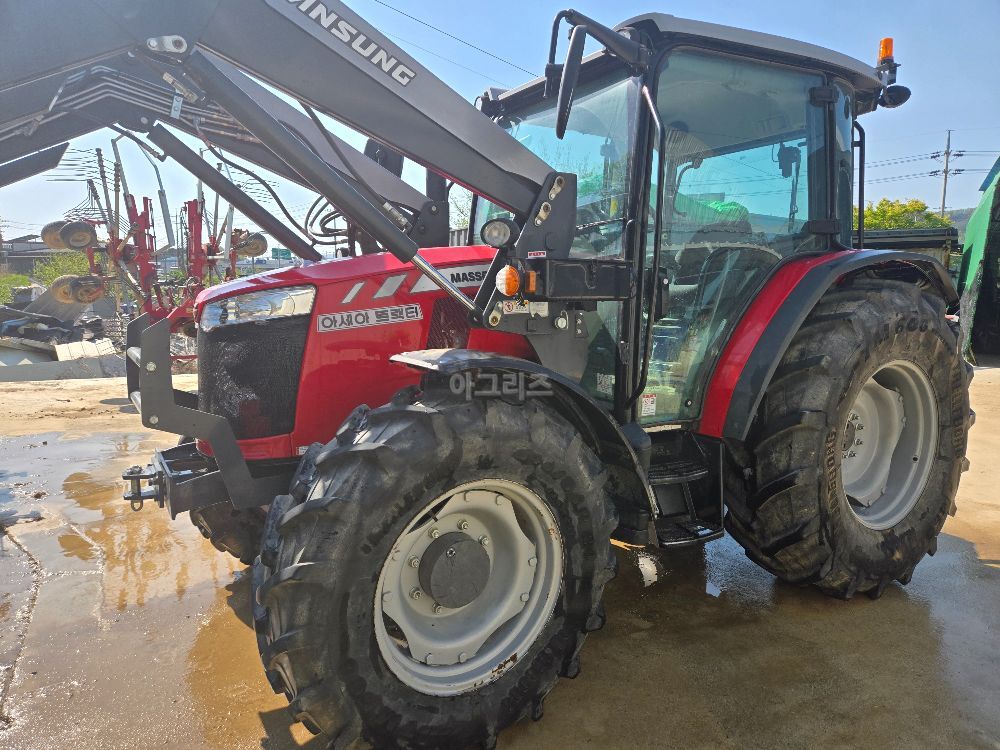 Shibaura Tractor 4709 (95hp)