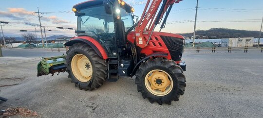 국제 트랙터 LUXEN1100 (117마력) 앞좌측면