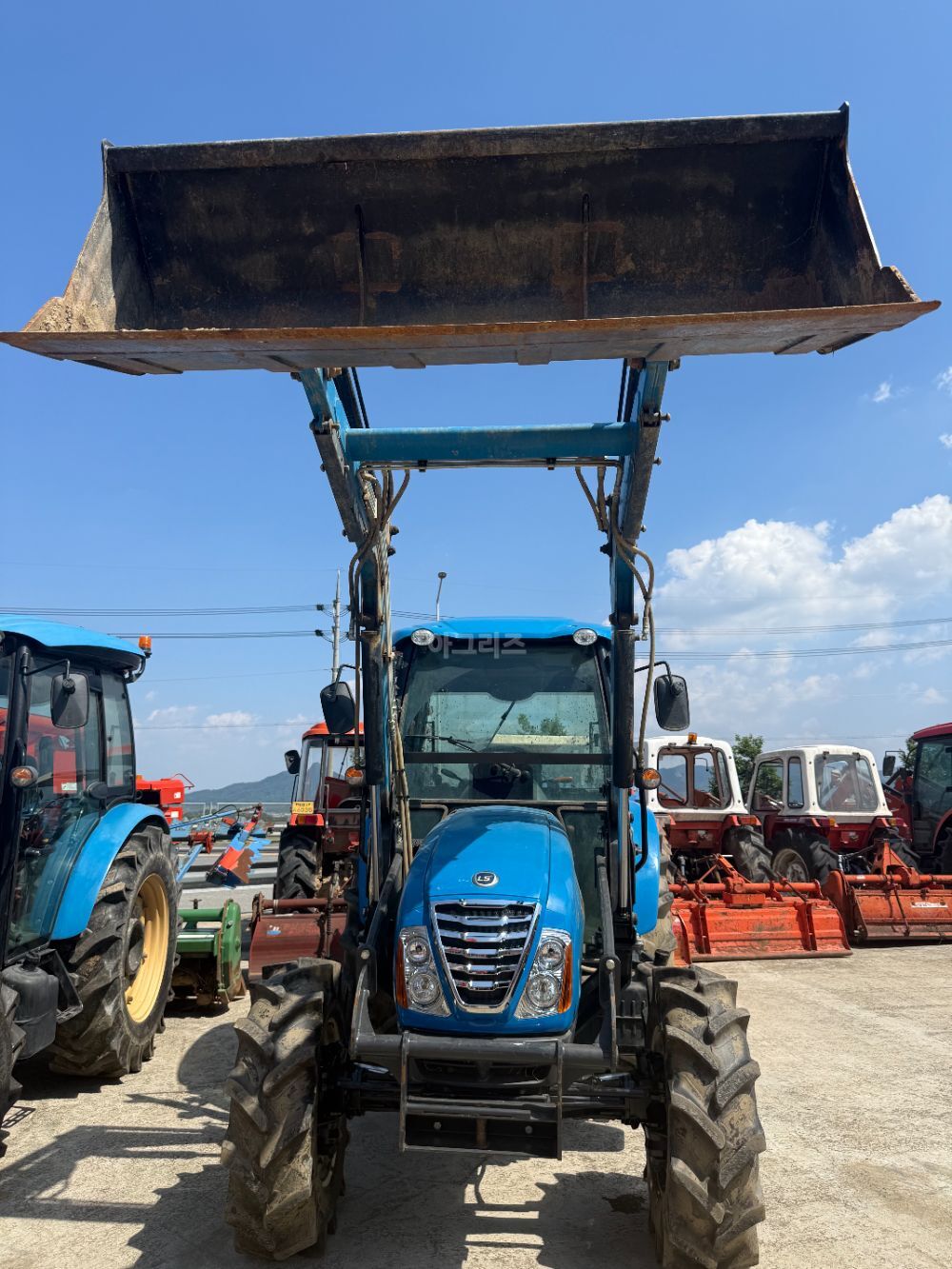 LS Tractor XU6158 (58.8hp)