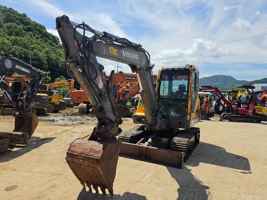 볼보EC55B 굴삭기 EC55B (5.5톤)