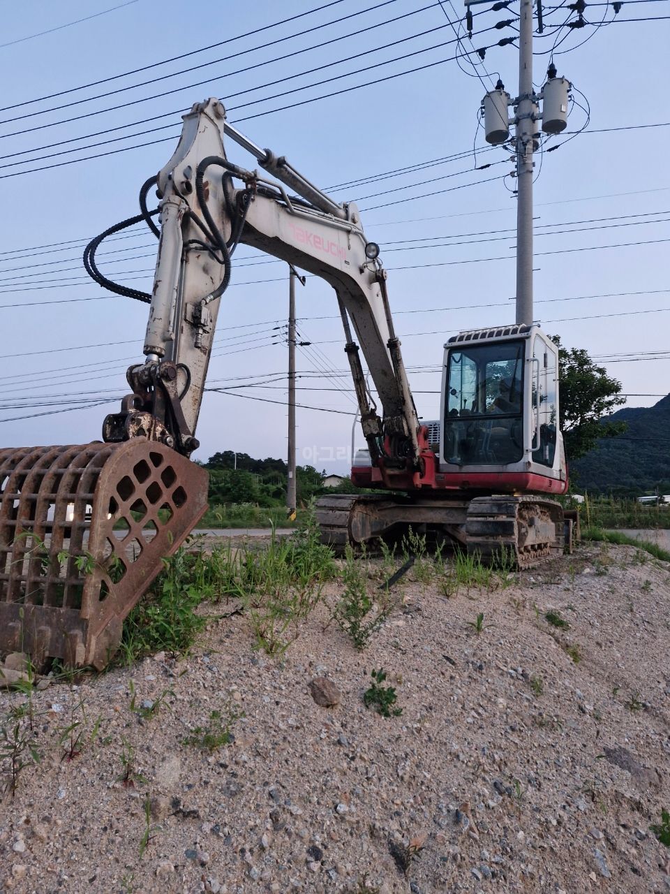 타케우치 굴삭기 TB175 (7.4톤)