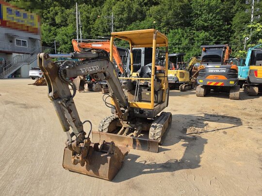 볼보  미니굴삭 굴삭기 EC15B (1.5톤)