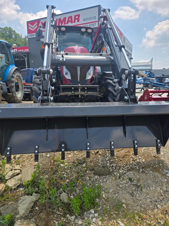 Yanmar Tractor YT5101A (101hp)