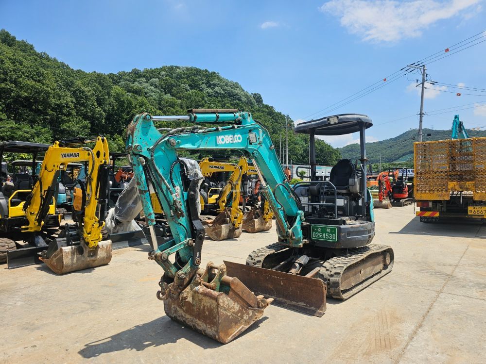  Excavator SK30SR (3.2톤) 뒤우측면