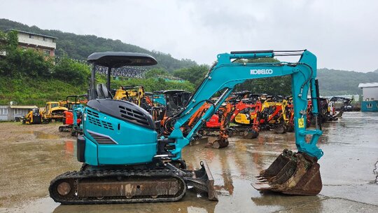 코벨코 굴삭기 SK30SR (3.2톤)