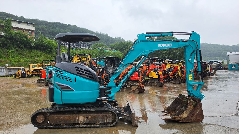 코벨코 굴삭기 SK30SR (3.2톤)