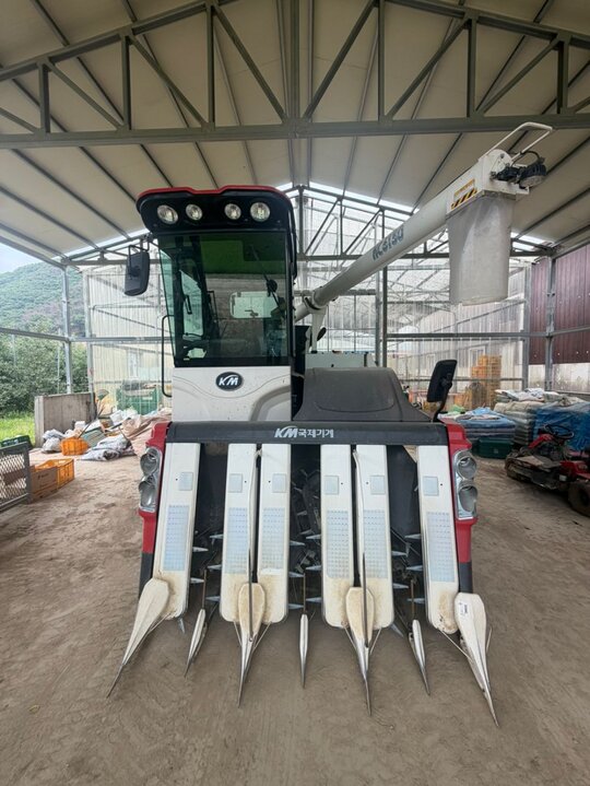 국제 콤바인 KC6130CXA (6조식)