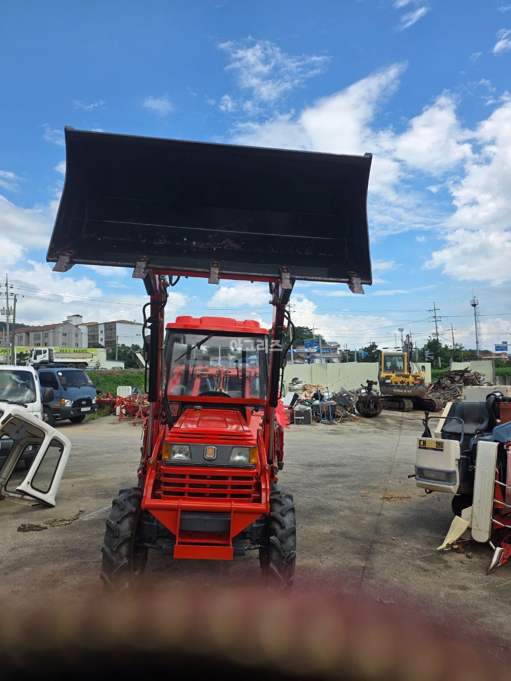 대동 트랙터 L3503 (35마력) 뒤우측면