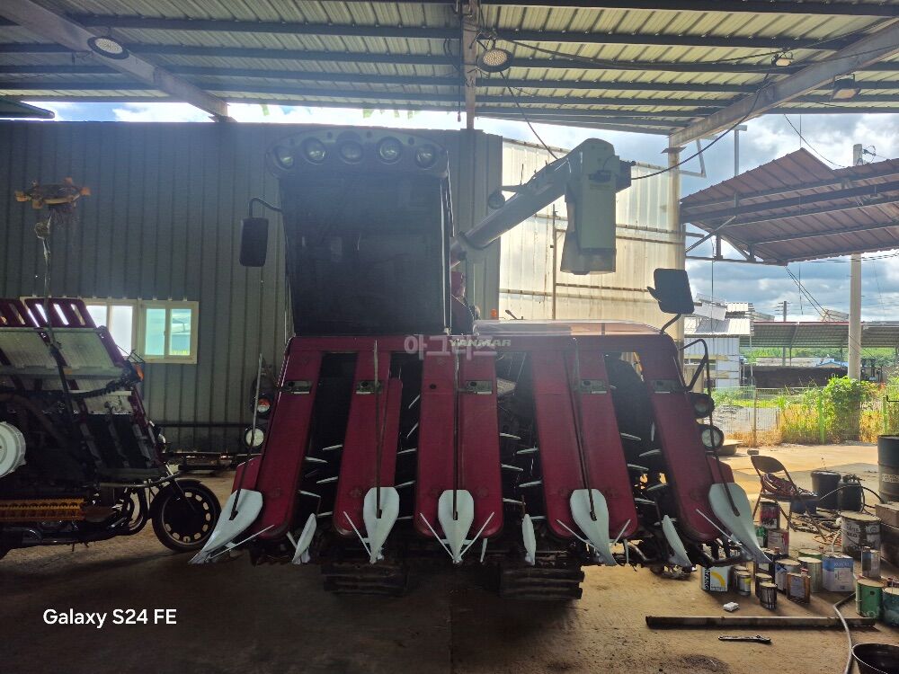 Yanmar Combine Harvester YH7115 (7Rows)