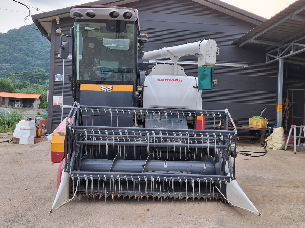 Yanmar Combine Harvester YH700M (보통형)