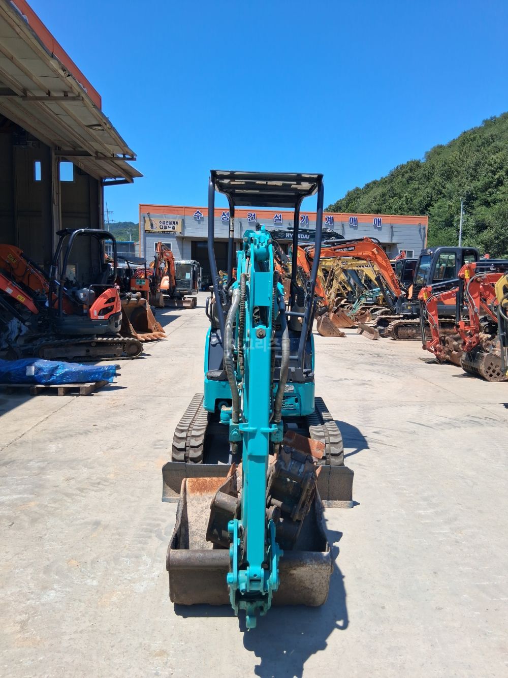  Excavator SK17SR (1.7톤)