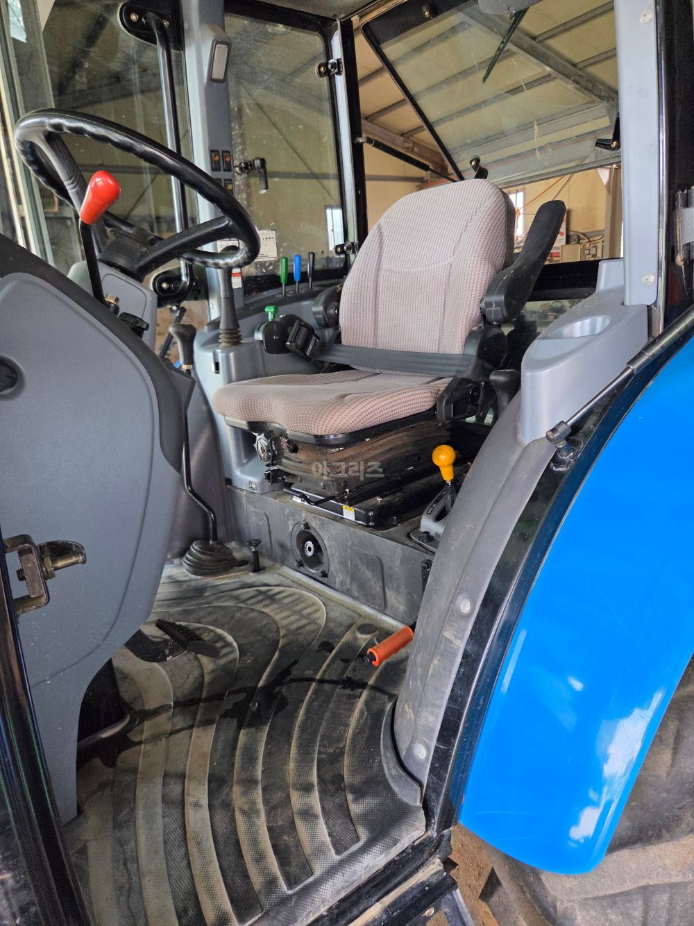 LS Tractor U47 (47hp)