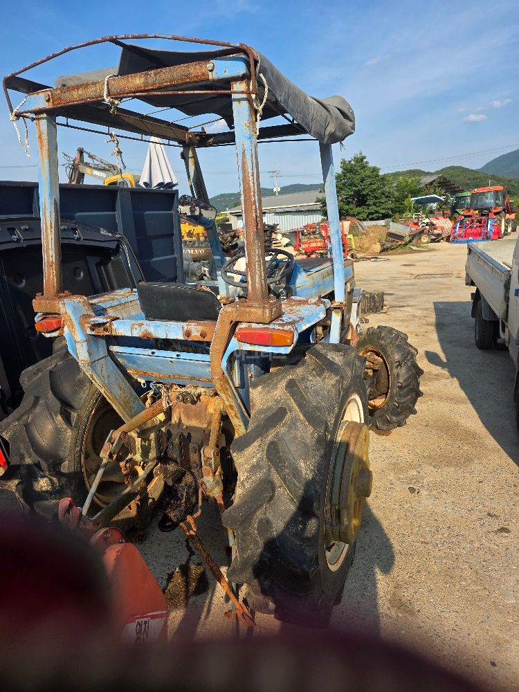TYM Tractor 동양 25마력 (25hp)