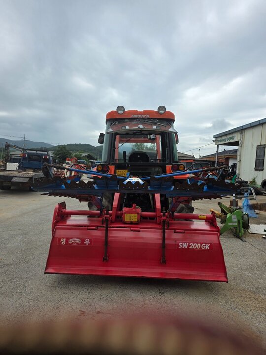 Daedong Tractor D581 (58hp)