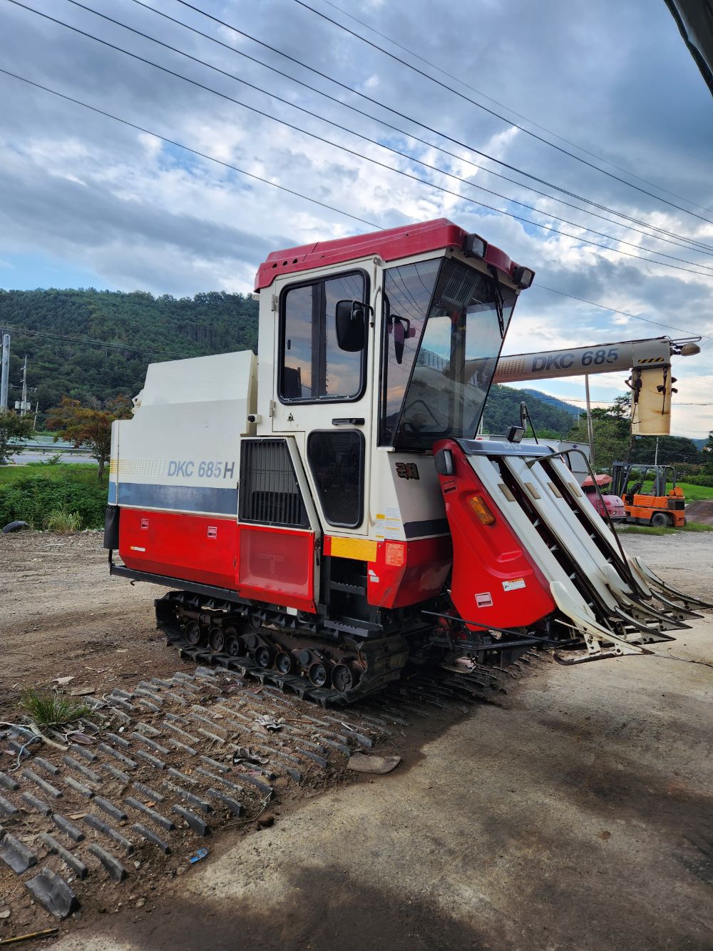 Kukje Combine Harvester DKC685 (4Rows)