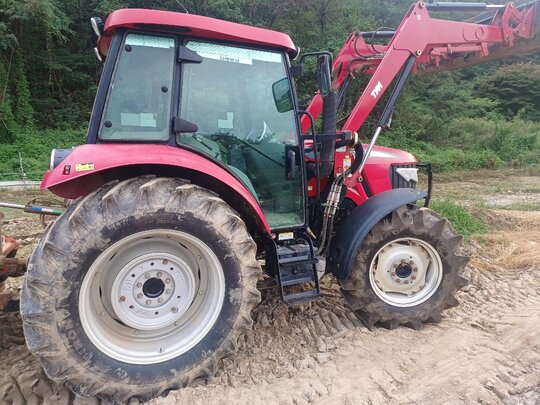 TYM Tractor TS108 (108hp)