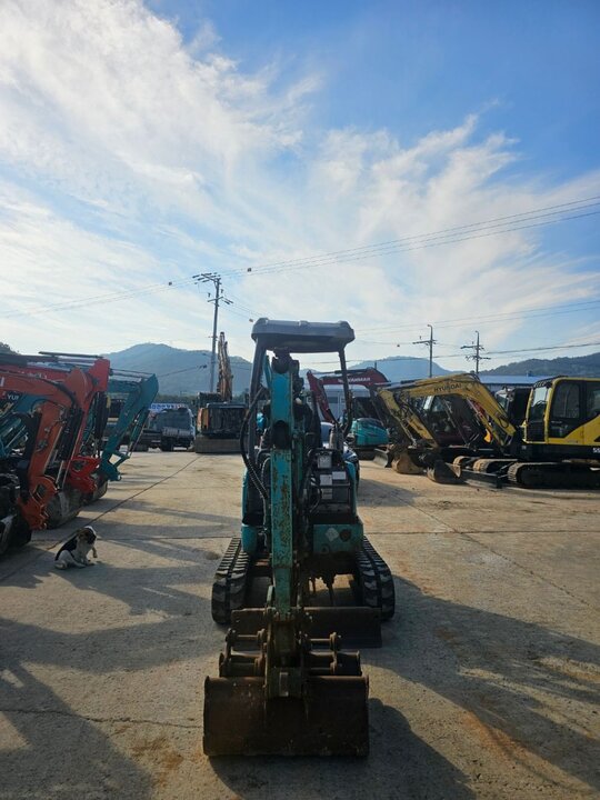 코벨코 굴삭기 SK17SR (1.7톤) 앞좌측면