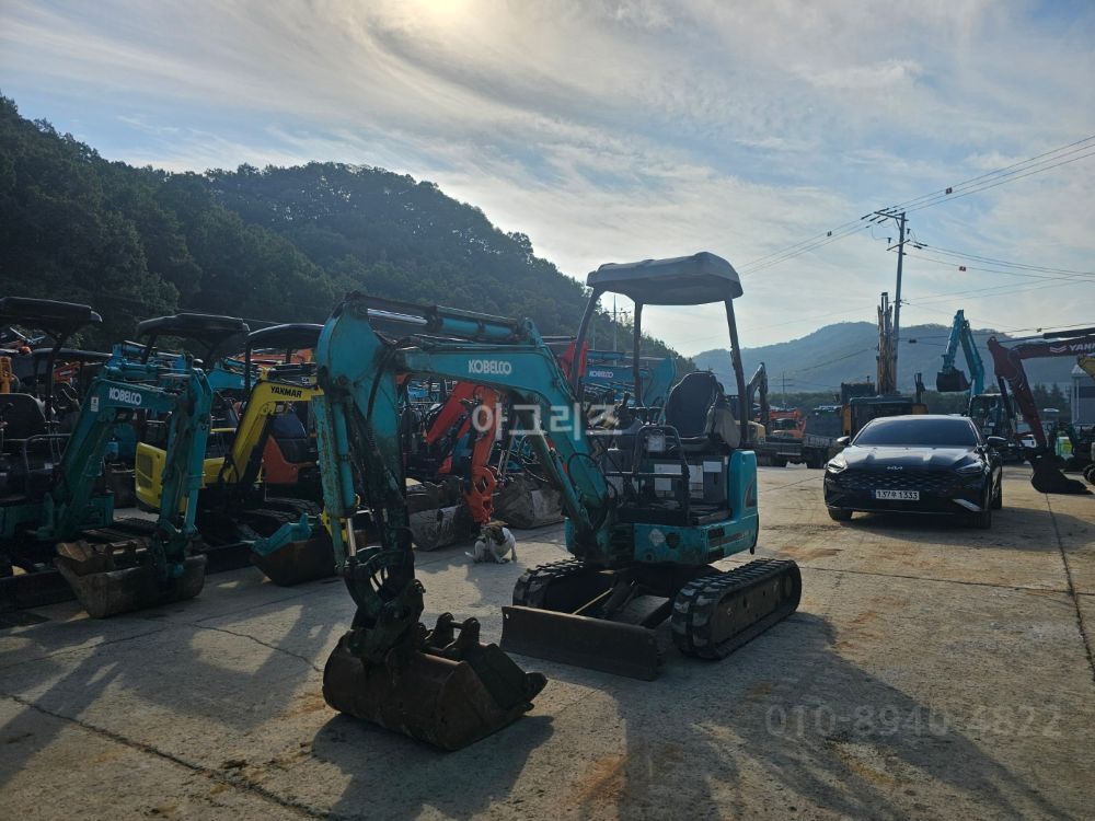 코벨코 굴삭기 SK17SR (1.7톤) 뒤우측면
