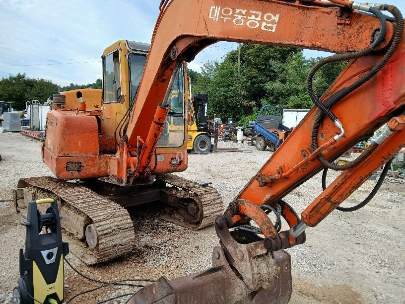 대우두산굴삭기입니다 굴삭기 55v (5.5톤)