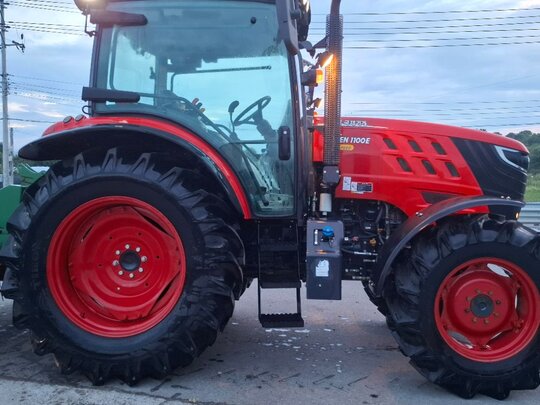 Kukje Tractor LUXEN1100E (111hp)