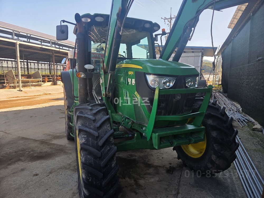JohnDeere Tractor 6125R (125hp)