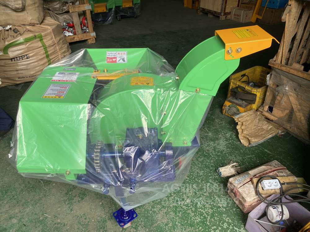  경운기부착 잔가지파쇄기 경운기부착 잔가지파쇄기  뒤우측면