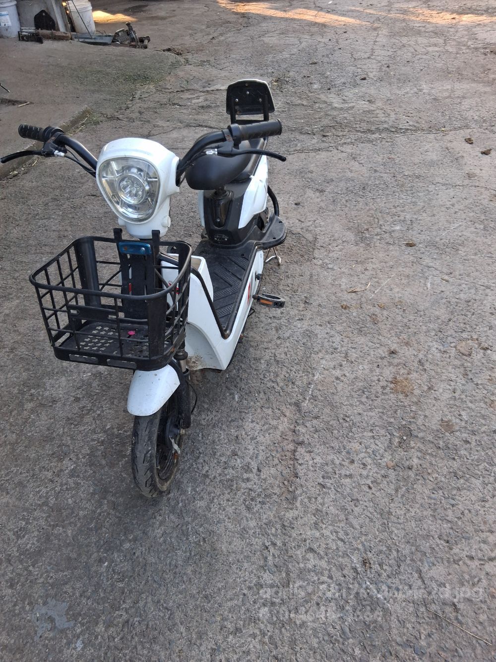 스비노 전동 스쿠터형 자전거 프리미어형 뒤우측면