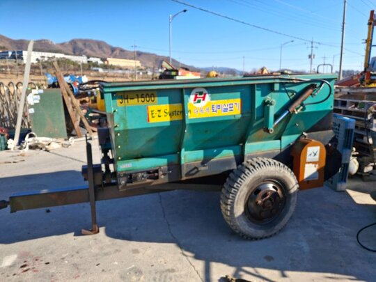 종합기계 퇴비살포기 트랙터용 1.5톤 JH-1500