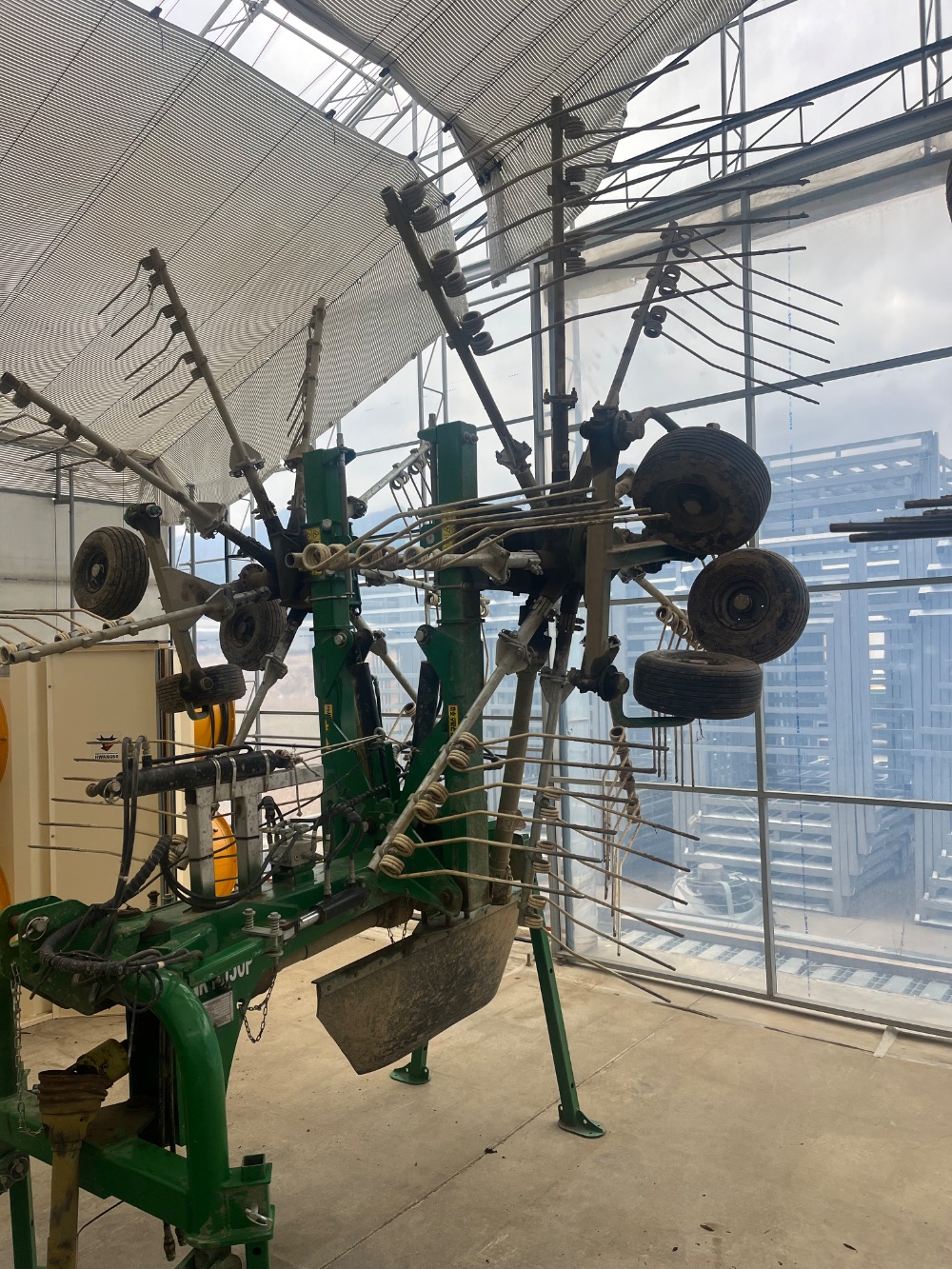 얀마  레이크 YNK R550P 뒤우측면