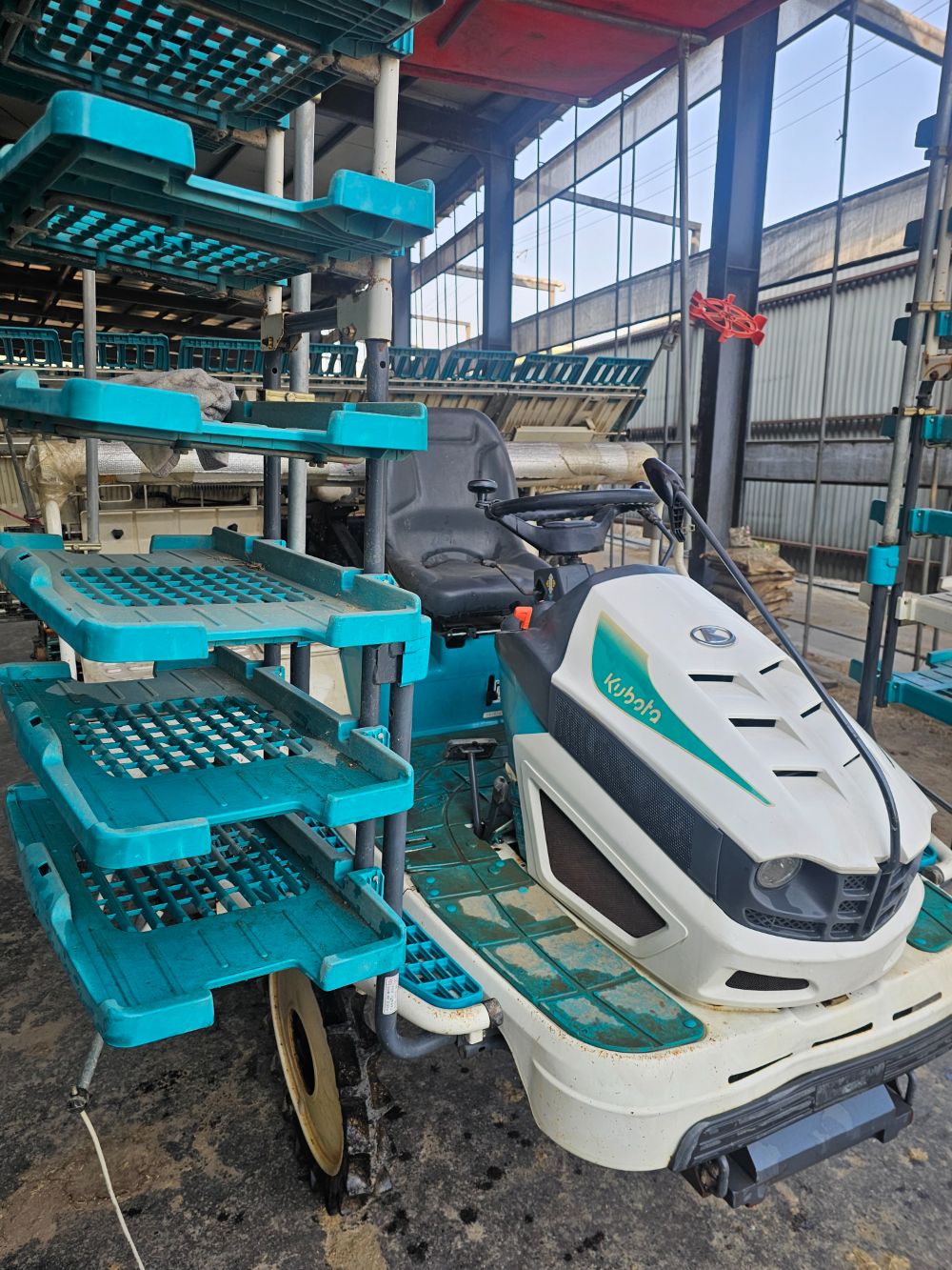 구보다 이앙기 KEP8DF (8조식) 앞좌측면