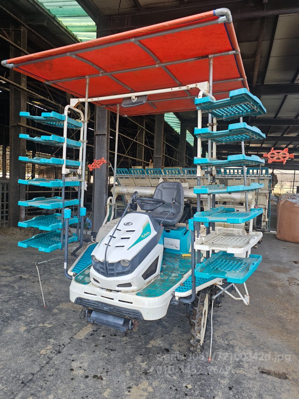 구보다 이앙기 KEP8DF (8조식) 뒤우측면