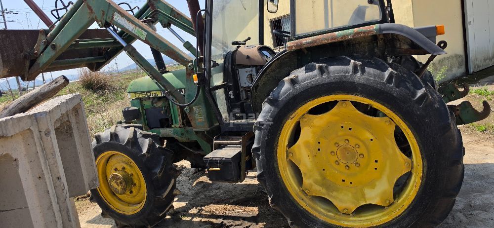 JohnDeere Tractor 1750 (53hp)